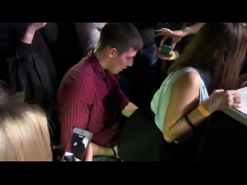 ❤️ سکس واقعی در یک کلوپ شبانه روسی. دختر 18 ساله روسی در مقعد و واژن در یک کلوپ شبانه فاک کرد ❤️ پورنو در پورنو fa.hentaiser.ru ❌️❤